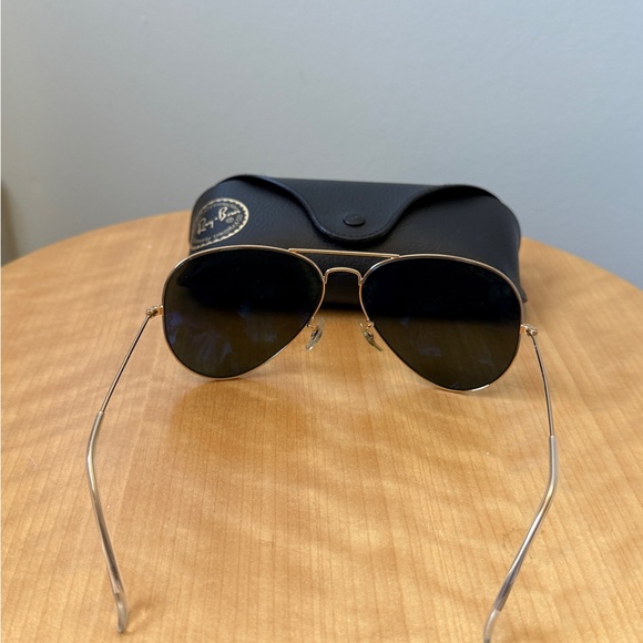 Ray-Ban Aviator Classic Polished Gold/Black - Picture 6 of 7